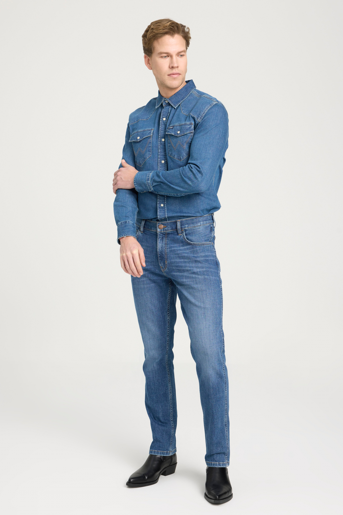 Wrangler Slim Fit Dar Kesim Normal Bel Dar Paça Koyu Mavi Texas Jean Kot Pantolon Main image