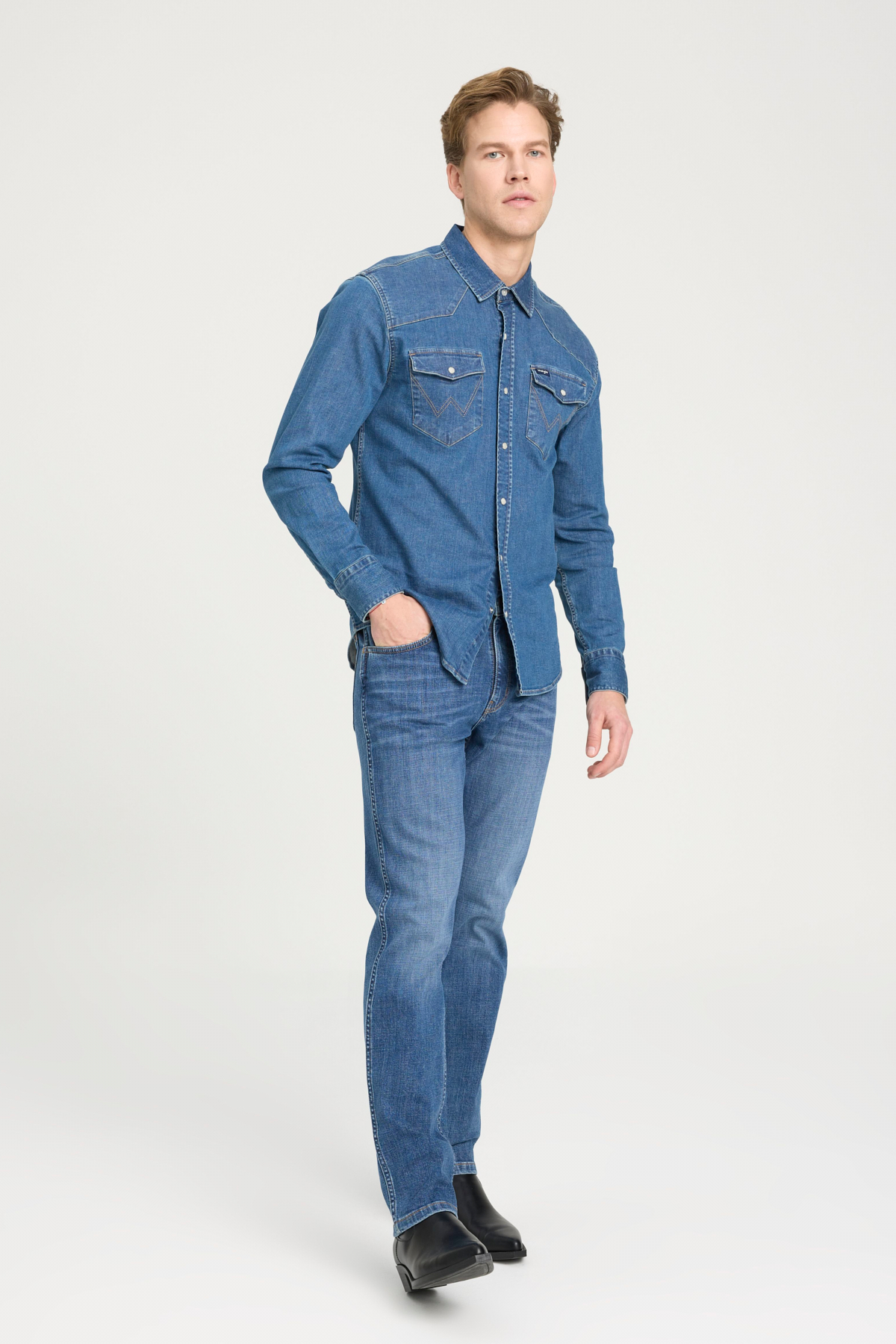 Wrangler Slim Fit Dar Kesim Normal Bel Dar Paça Koyu Mavi Texas Jean Kot Pantolon Secondary image