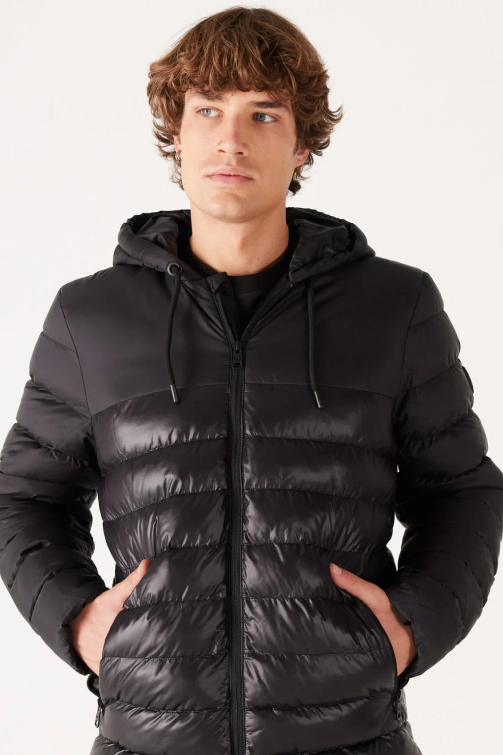 Wrangler Minimalist Kapüşonlu Erkek Mont - Günlük Kışlık