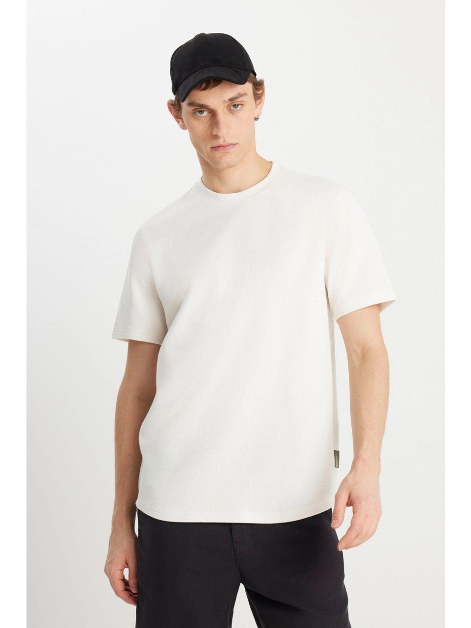 Wrangler Erkek Relaxed Fit Dokulu T-Shirt MW2510718104 Main image