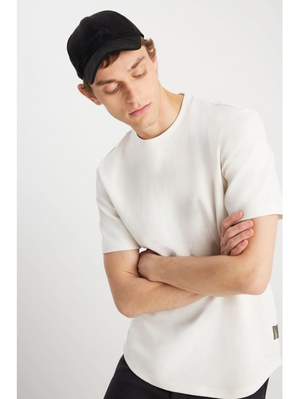 Wrangler Erkek Relaxed Fit Dokulu T-Shirt MW2510718104 Secondary image