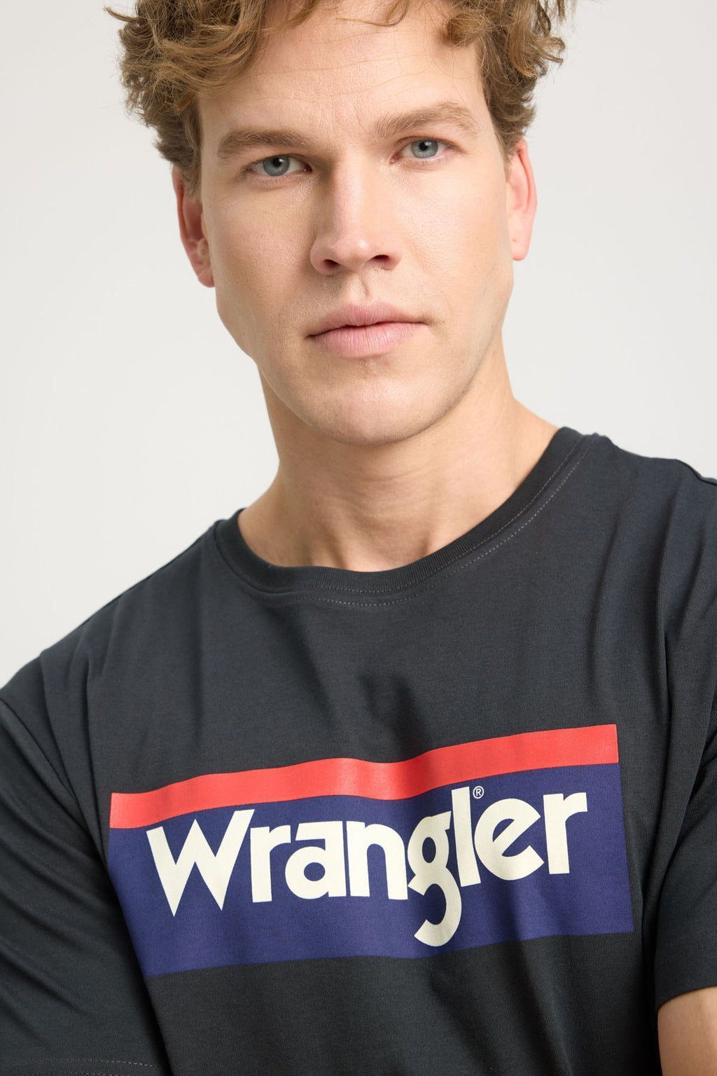 Wrangler Oversize Erkek T-Shirt - Kısa Kol - Minimalist Tarz