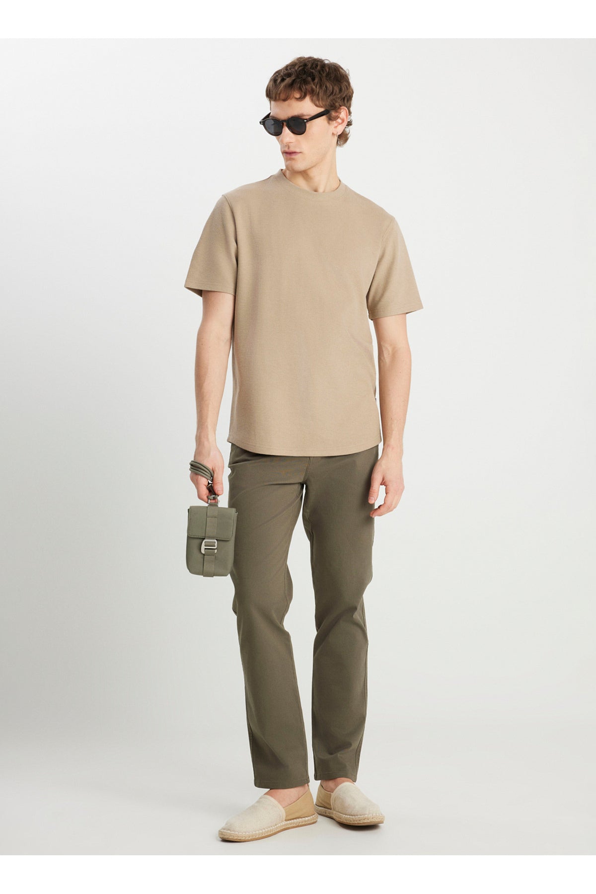 Wrangler Oversize Erkek T-Shirt - Minimalist Stil - Kısa Kol - Günlük Secondary image