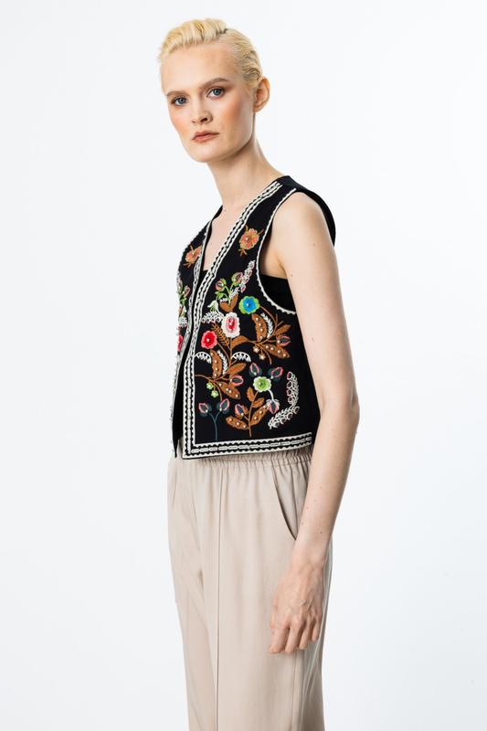 On İşlemeli Boncuklu Pamuk Yelek